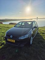 Volkswagen Polo 1.2 TSI 66KW 2014 Zwart, Auto's, Voorwielaandrijving, Elektrische ramen, 4 cilinders, Zwart