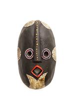 Afrikaans houten masker met metalen details en kralen, Antiek en Kunst, Kunst | Niet-Westerse kunst, Ophalen