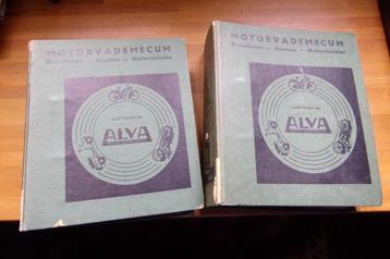 Motorvademecum verzamelbanden motorfietsen en scooters beschikbaar voor biedingen