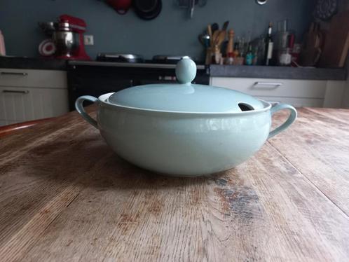 Regout pastel dekschaal celadon, Antiek en Kunst, Antiek | Schalen, Ophalen of Verzenden