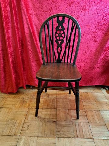 Oude wheelback Windsor stoel donker eikenhout beschikbaar voor biedingen