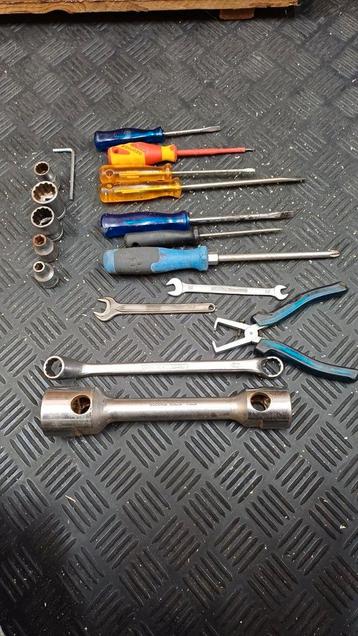 Partij gedore gereedschap. beschikbaar voor biedingen