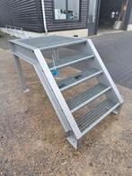 Stalen trap met bordes grijs .Hoog 1mtr nob201, Ophalen of Verzenden, Zo goed als nieuw, 2 tot 4 meter