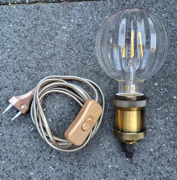 Vintage Lamp met schakelaar beschikbaar voor biedingen