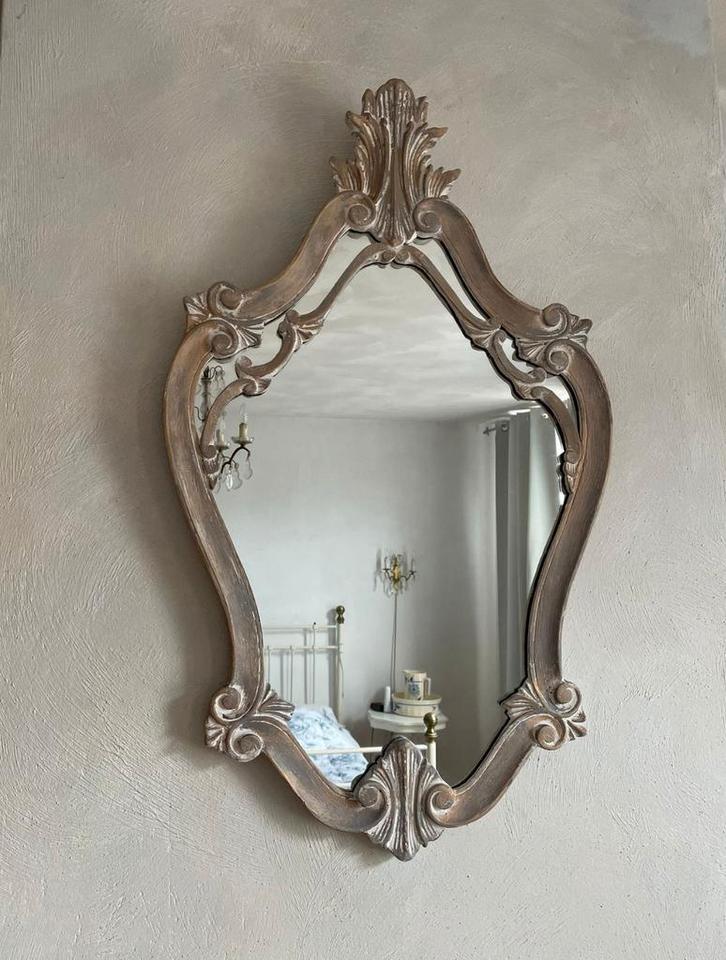 Prachtige Barokstijl Spiegel met verweerde houten look!, Antiek en Kunst, Antiek | Spiegels, Minder dan 50 cm, Rechthoekig, Ophalen of Verzenden