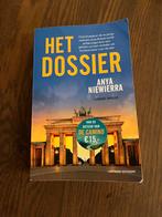Het Dossier - Anya Niewierra, Ophalen of Verzenden, Gelezen, Nederland