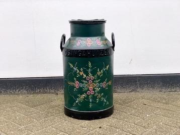 Handgeschilderde Melkbus beschikbaar voor biedingen