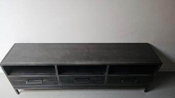 TV meubel industrieel 