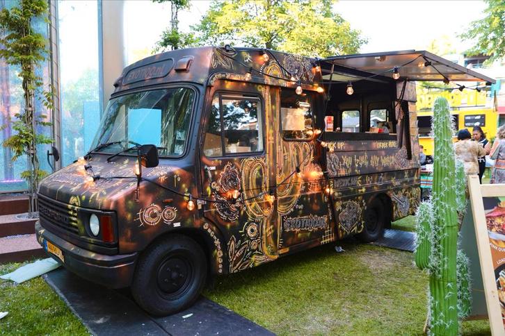 Unieke foodtruck te koop Bedford 1986 / verkoopwagen, Auto's, Bestelauto's, Bedrijf, Geïmporteerd, Ophalen