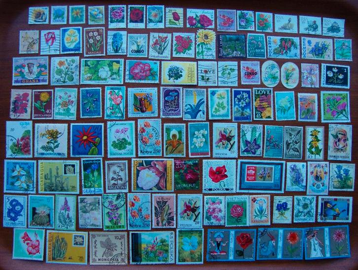 - 396 - 100 Bloemen zegels., Postzegels en Munten, Postzegels | Thematische zegels, Gestempeld, Dier of Natuur, Verzenden