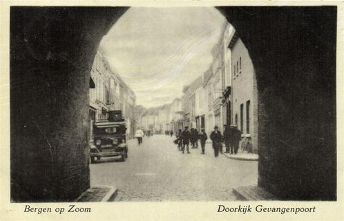 Bergen op Zoom - Doorkijk Gevangenpoort - 1944 gelopen, Verzamelen, Ansichtkaarten | Nederland, Gelopen, Noord-Brabant, 1940 tot 1960