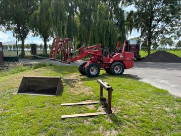 Weidemann 1370 P43. Met lepel grondbak en mest afschuifbord. beschikbaar voor biedingen