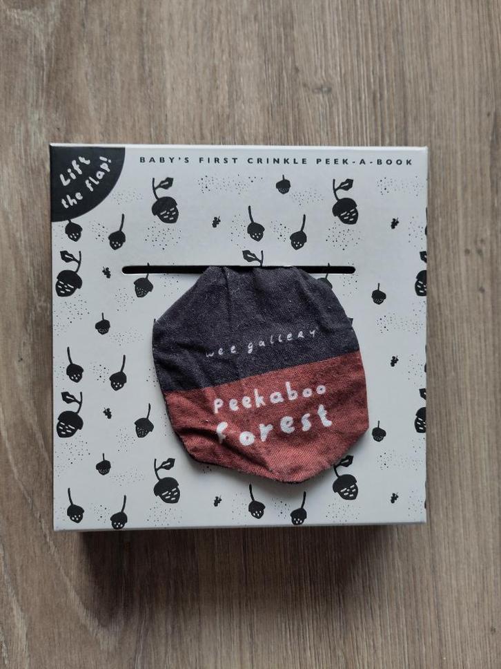 Wee gallery - Peekaboo Forest baby knisperboekje, Kinderen en Baby's, Speelgoed | Babyspeelgoed, Zo goed als nieuw, Overige typen