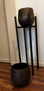 Te koop een plantenstandaard met twee plantenpotten, Ophalen, Steen, Overige kleuren, 50 tot 75 cm