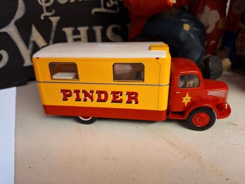 Prachtige circus pinder vrachtwagen, Hobby en Vrije tijd, Modelauto's | 1:43, Zo goed als nieuw, Bus of Vrachtwagen, Overige merken