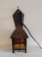 Vintage wandlampje met rookglas en bruin metaal., Ophalen of Verzenden, Gebruikt, Metaal
