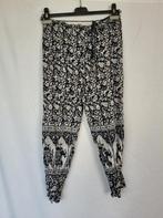 Stoere oosterse broek zwart-wit mt S, Kleding | Dames, Carnavalskleding en Feestkleding, Carnaval, ., Ophalen of Verzenden, Zo goed als nieuw