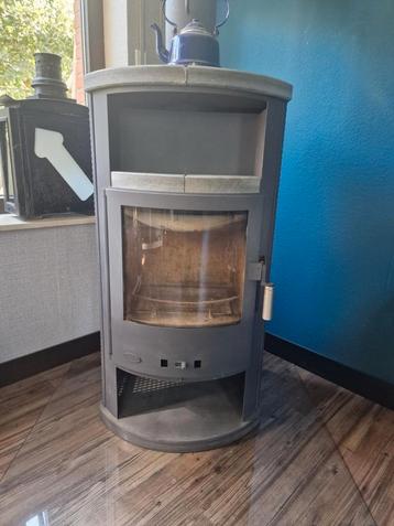Mooie grote speksteen houtkachel van Fireplace. beschikbaar voor biedingen
