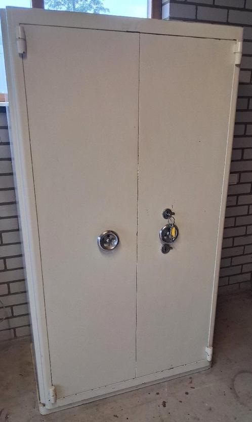 Oude Brandkast / Kluis - Super Zwaar, Huis en Inrichting, Brandblussers en Brandkasten, Gebruikt, Brandkast, Ophalen