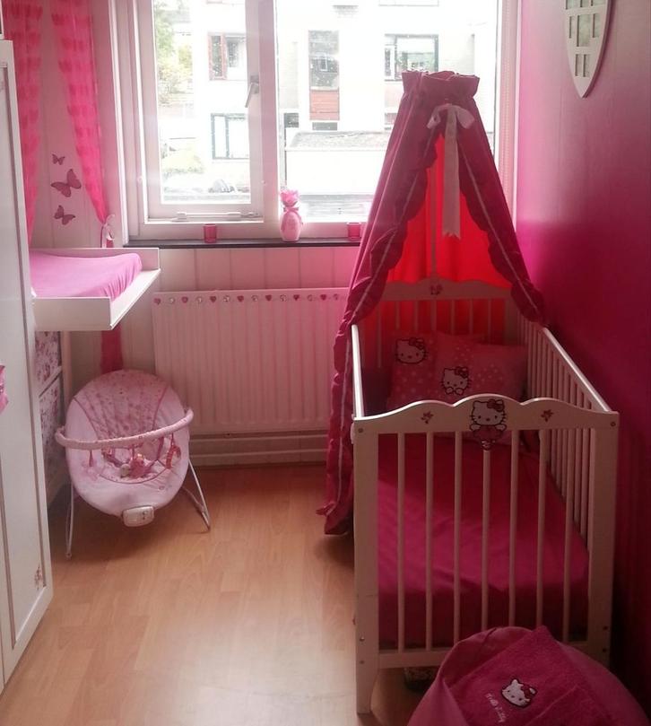 Babybedje ledikant HENSVIK IKEA en comodekast zonder bakken, Kinderen en Baby's, Kinderkamer | Complete kinderkamers, Gebruikt