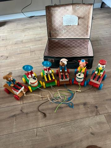 Oude houten muziek wagentjes / speeldoos beschikbaar voor biedingen