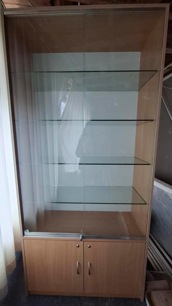 Vitrinekast met Slot. Beuken kleur, Huis en Inrichting, Kasten | Vitrinekasten, Gebruikt, 150 tot 200 cm, 50 tot 100 cm, 25 tot 50 cm
