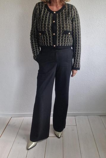 Jessica Simpson vest. Maat L. Zwart/goud. beschikbaar voor biedingen