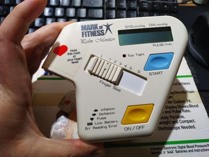 Mark of Fitness MF-50 Vingerbloeddrukmeter, Diversen, Verpleegmiddelen, Gebruikt, Ophalen of Verzenden