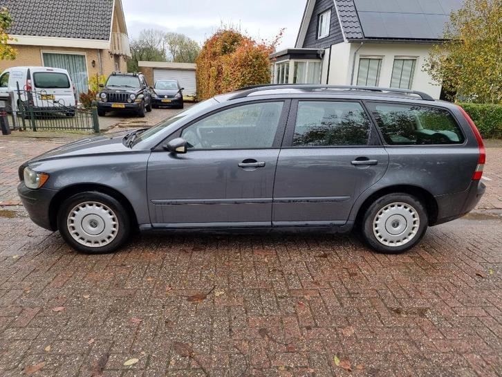 Volvo V50 1.8 Elan, airco, trekhaak, Auto's, Volvo, Bedrijf, V50, ABS, Airbags, Airconditioning, Boordcomputer, Centrale vergrendeling