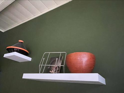 Set van vier hoogglans witte zwevende wandplanken, Huis en Inrichting, Woonaccessoires | Wandplanken en Boekenplanken, Zo goed als nieuw