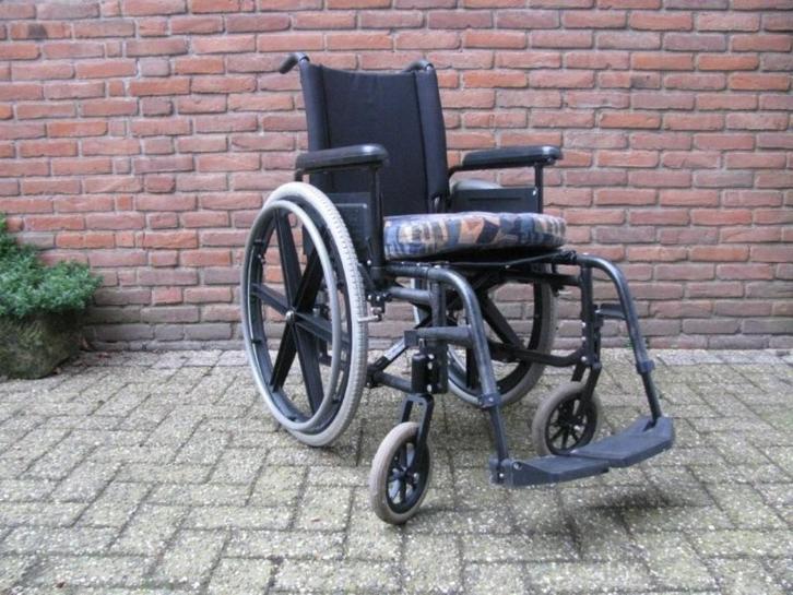 Breezy inklapbare rolstoel met aluminium frame 41 cm breed, Diversen, Rolstoelen, Zo goed als nieuw, Duwrolstoel, Inklapbaar, Ophalen of Verzenden