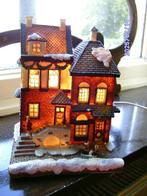 kersthuis villa herenhuis met licht en trappetjes en mensje, Verzenden, Zo goed als nieuw