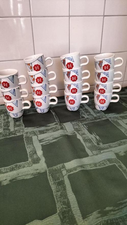 Douwe Egberts Senseo Mokjes met vlaggetjes verschillende soo, Huis en Inrichting, Keuken | Servies, Nieuw, Kop(pen) en/of Schotel(s)
