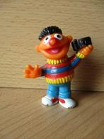 Sesamstraat Ernie kunststof poppetje  6cm  JHP  met camera, Kinderen en Baby's, Speelgoed | Overig, Gebruikt, Ophalen of Verzenden