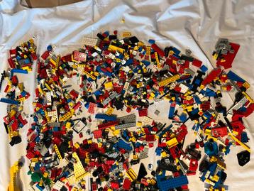 Meeeeeega veel vintage jaren 80 Lego beschikbaar voor biedingen