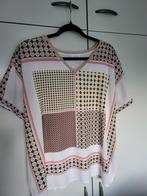 Elegante blouse met geometrisch patroon, Kleding | Dames, Tops, Maat 38/40 (M), Beige, Ophalen of Verzenden, Zo goed als nieuw