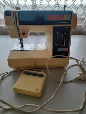 Naaimachine *Jaguar* beschikbaar voor biedingen