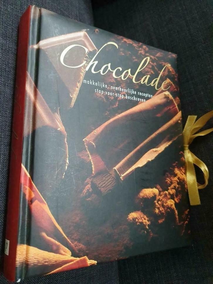 Chocolade - kookboek , luxe hardcover, Boeken, Kookboeken, Zo goed als nieuw, Taart, Gebak en Desserts, Overige gebieden, Ophalen of Verzenden