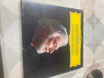 klassieke lp boxen sealed  prijs voor beide beschikbaar voor biedingen