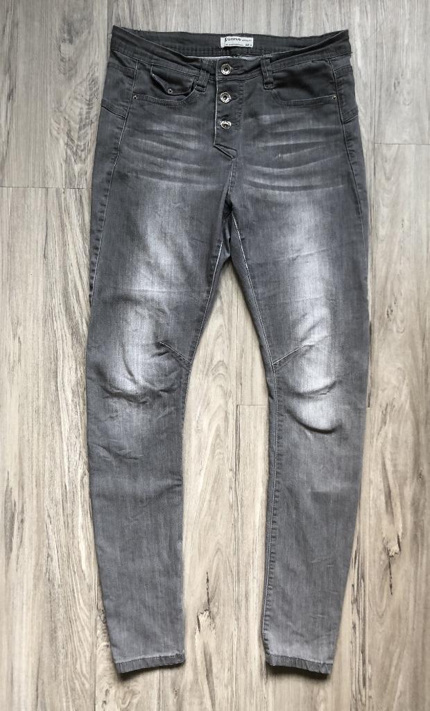 Mooie Damesjeans SUMMUM woman, stretch, Kleding | Dames, Spijkerbroeken en Jeans, Zo goed als nieuw, W28 - W29 (confectie 36)