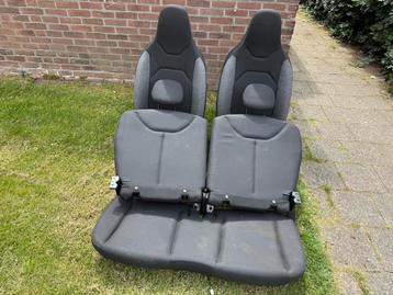 Toyota Aygo X interieur past ook op oude model beschikbaar voor biedingen