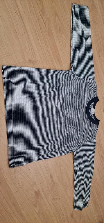 Leuke longsleeve maat 110 beschikbaar voor biedingen
