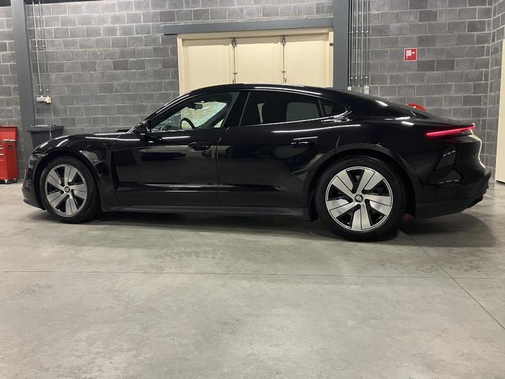 PORSCHE TAYCAN met plaatschade, Orig. 51.220 km., Auto diversen, Schadeauto's, Porsche, Automaat, Elektrisch, Sedan, Zwart, Ophalen