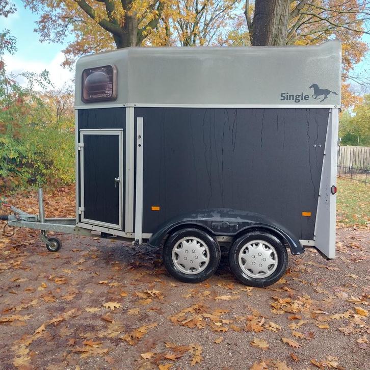 Humbaur Single 1,5 paards trailer nieuwe opbouw 2025, Dieren en Toebehoren, Paarden en Pony's | Trailers en Aanhangwagens, Zo goed als nieuw