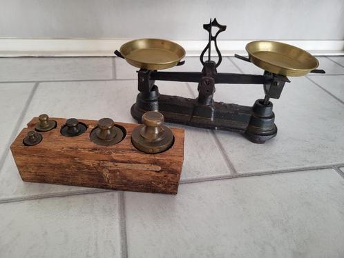 Antieke weegschaal met gewichtjes, Antiek en Kunst, Antiek | Gereedschap en Instrumenten, Ophalen