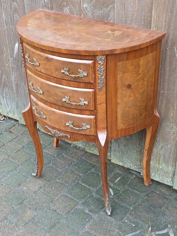 Antieke Franse Half Ronde Ladekast in topstaat., Huis en Inrichting, Kasten | Ladekasten, Ophalen of Verzenden