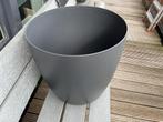 Grote grijze  Elho binnenpot 47 cm met wieltjes, Tuin en Terras, Bloembakken en Plantenbakken, Ophalen of Verzenden, Zo goed als nieuw