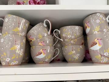 Pip Servies beschikbaar voor biedingen