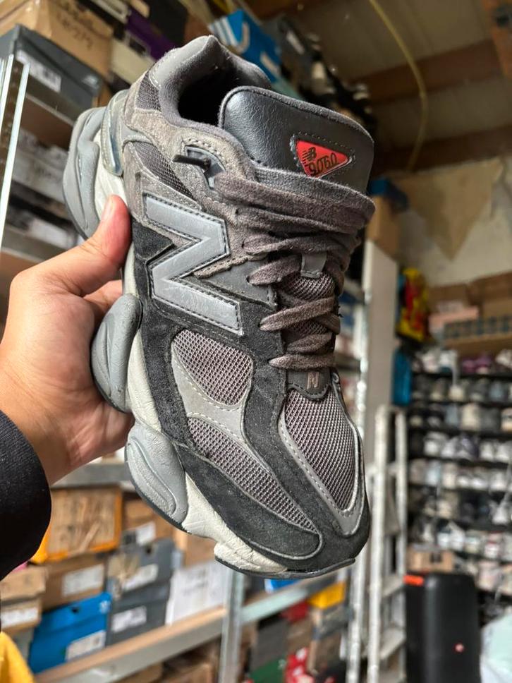 New Balance 9060 Black Castlerock Grey 41.5, Kleding | Heren, Schoenen, Zo goed als nieuw, Overige kleuren, Ophalen of Verzenden