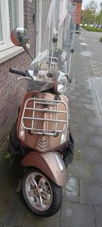 Te koop Vespa brom, Fietsen en Brommers, Scooters | Vespa, Zo goed als nieuw, Ophalen